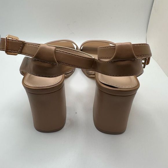 CUSHIONAIRE Women's platform dress sandal +Memory Foam 7 NUDE - Picture 4 of 7